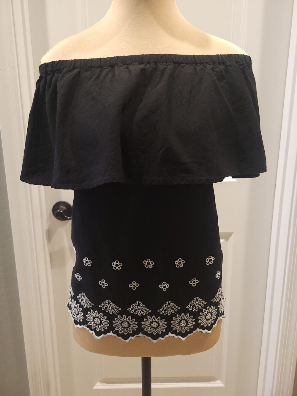 Black Floral Embroidered Skirt